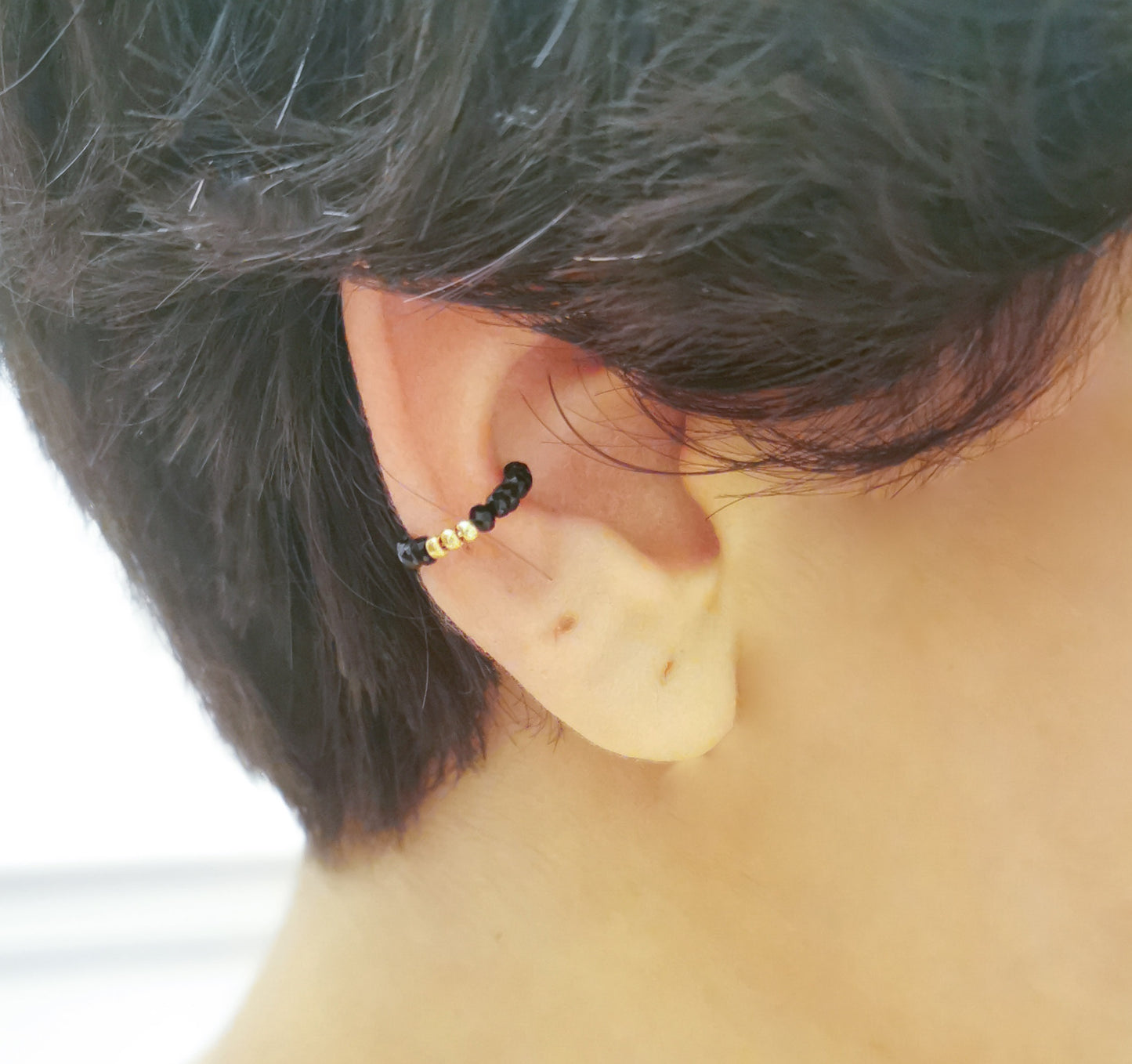 earcuff fait main, conch piercing, bijoux colorés, fake piercing, boucles d'oreilles perles