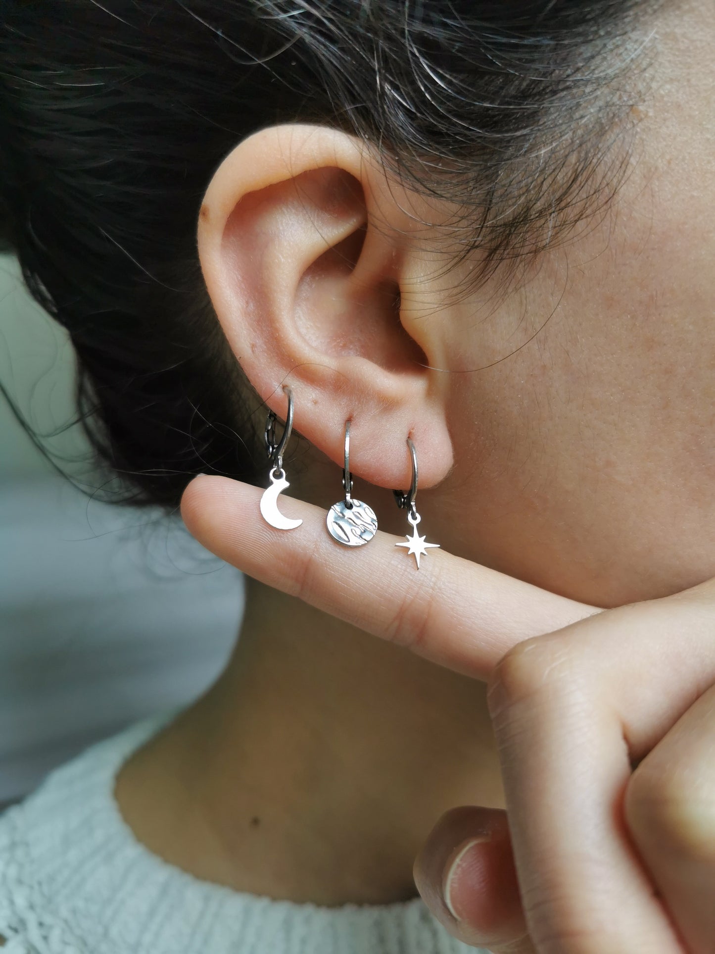 Boucle d'oreille lune et etoile acier argent a l'unité, compositions piercings d'oreilles