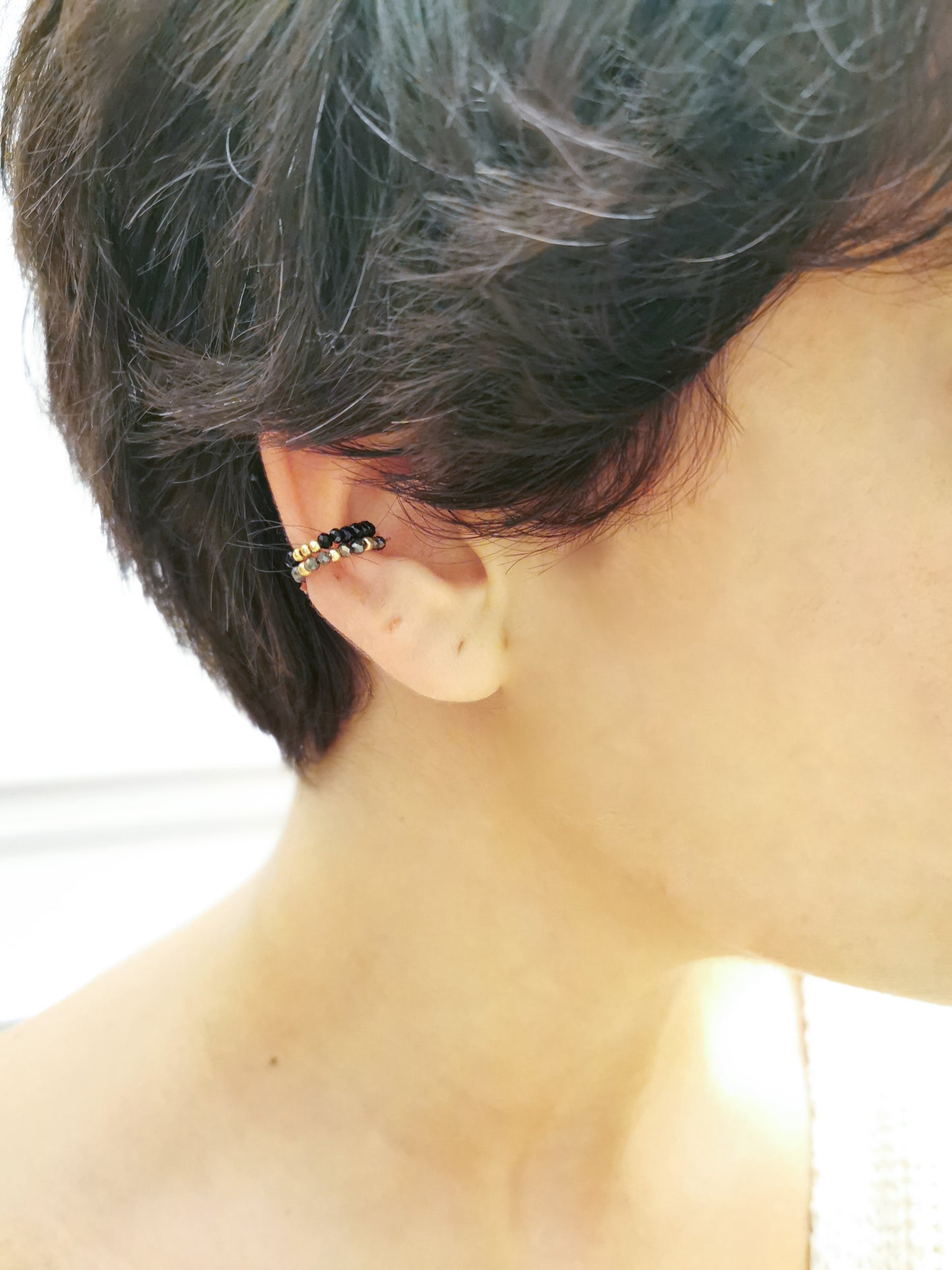 earcuff fait main, conch piercing, bijoux colorés, fake piercing, boucles d'oreilles perles