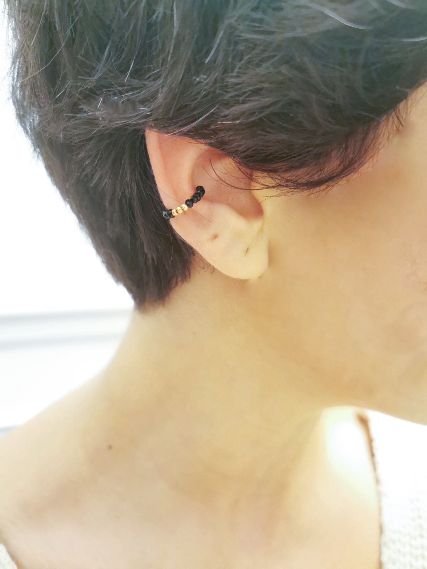 earcuff fait main, conch piercing, bijoux colorés, fake piercing, boucles d'oreilles perles