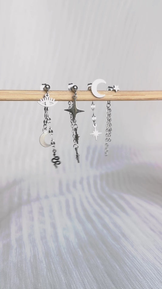 Composition boucles d'oreilles acier argent, lune, etoile, oeil serpent, fait main