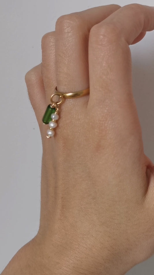 Bague reglable acier, pendentif perle tube verte et perles d'eau douce