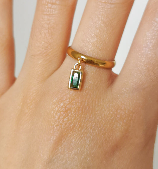 Bague réglable acier, pendentif rectangle vert serti doré à l'or fin