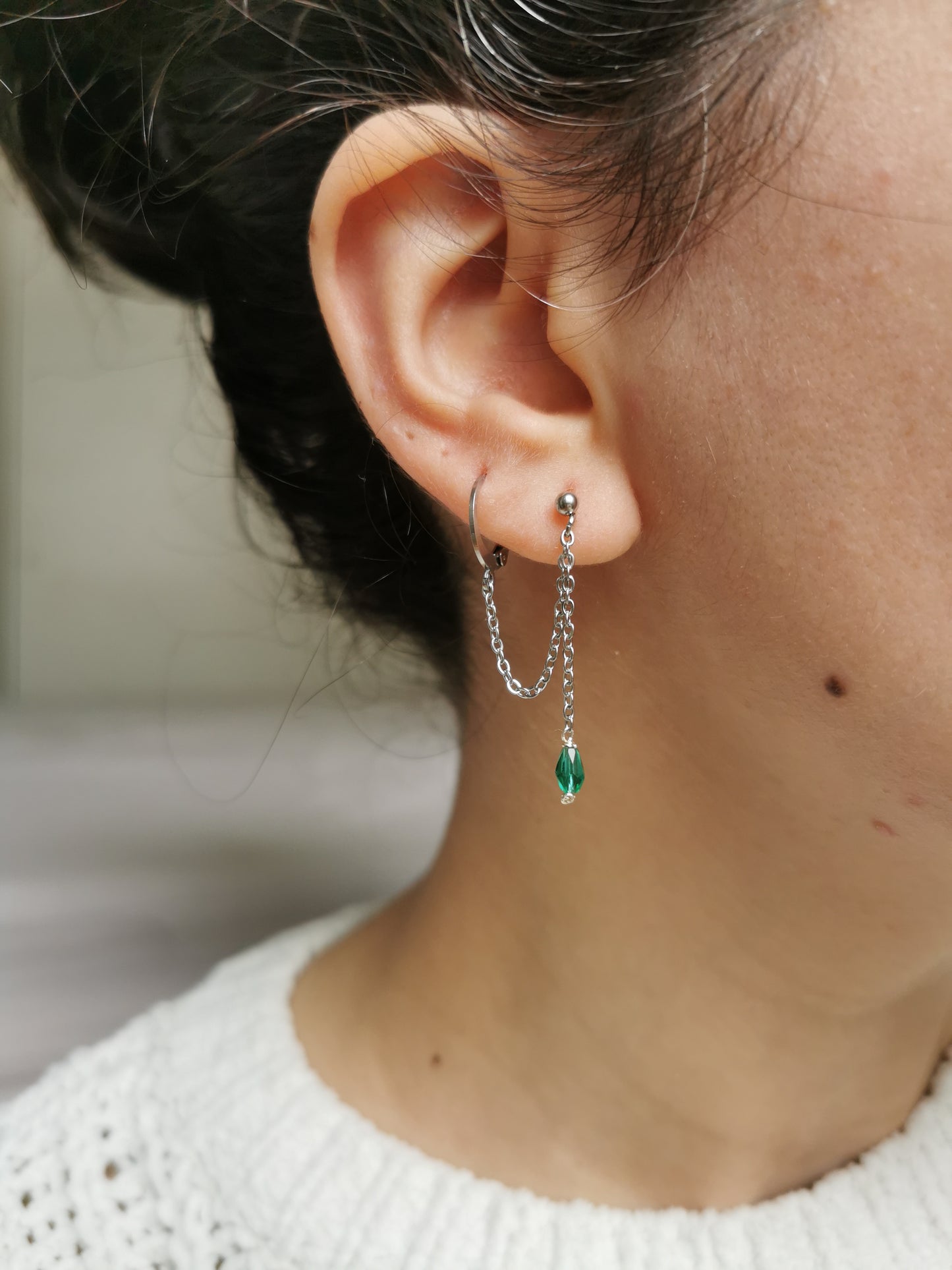 Boucle d'oreille double acier argent, chaine d'oreille perle verte